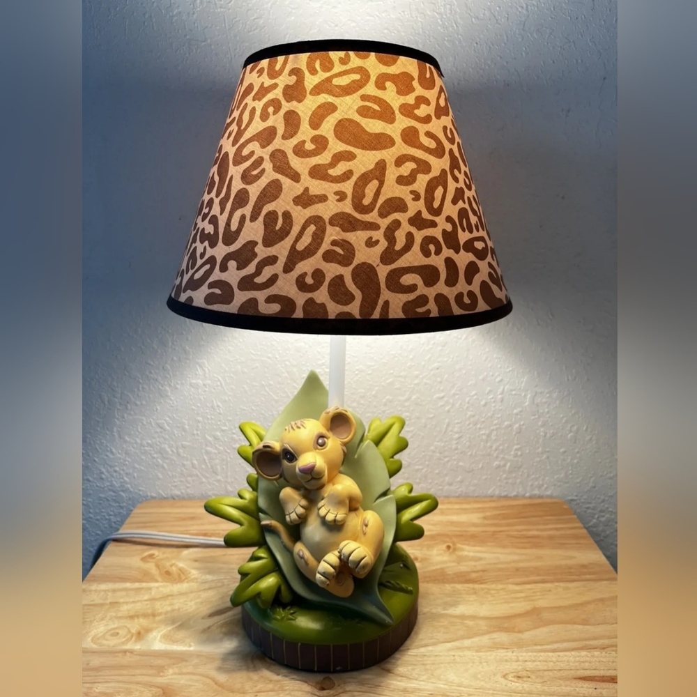 Baby Lion kids table lamp 16.5"